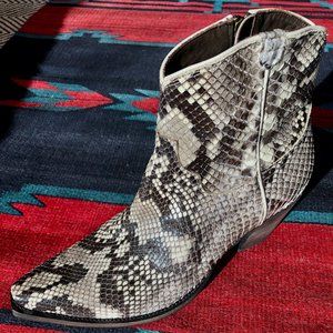 Tecovas Snake-skin Booties Women's size 12 Men's size 10 New with tags